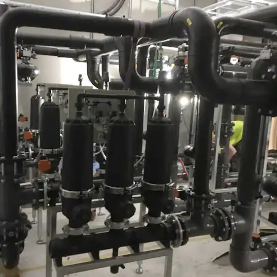 Dricksvattenanläggningen åt Örebro universitetssjukhus, installation av Mälardalens plastmontage i samarbete med Processing AB